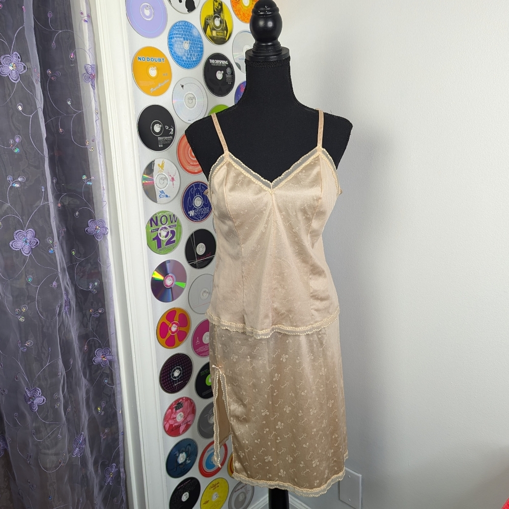 90s GIVENCHY𝒰𝓃𝒹ℯ𝓇ℊ𝒶𝓇𝓂ℯ𝓃𝓉𝓈 2 Piece Slip Set